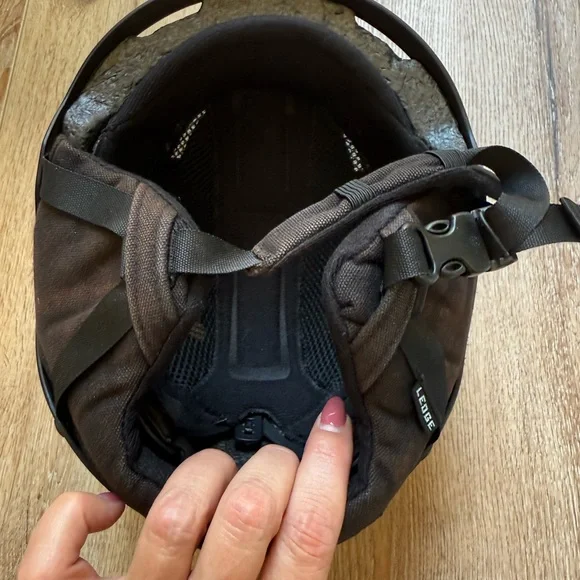 Gray Giro Snowboard Helmet size Adult Medium - Picture 7 of 8